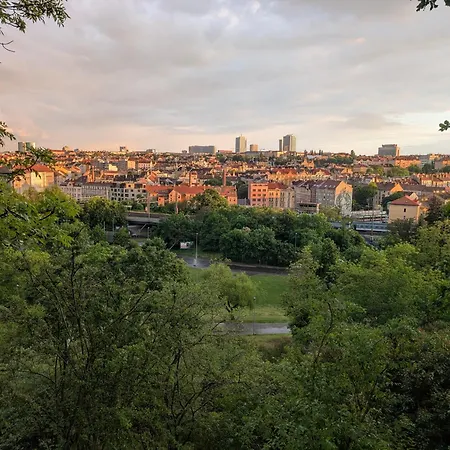Modern In Vinohrady With Ac & Parking * Praha